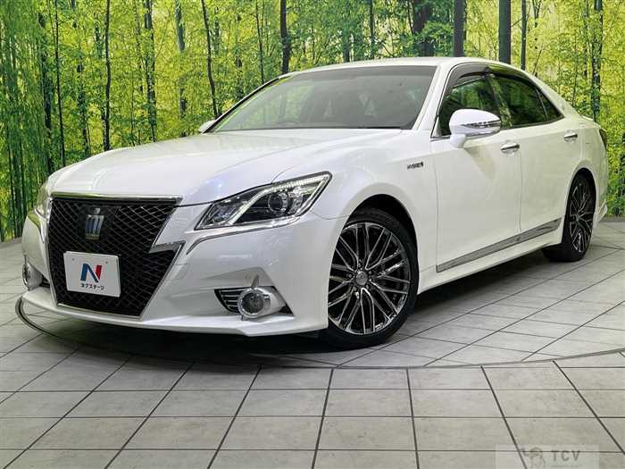 2013 Toyota Crown Hybrid