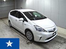 2013 Toyota PRIUS α