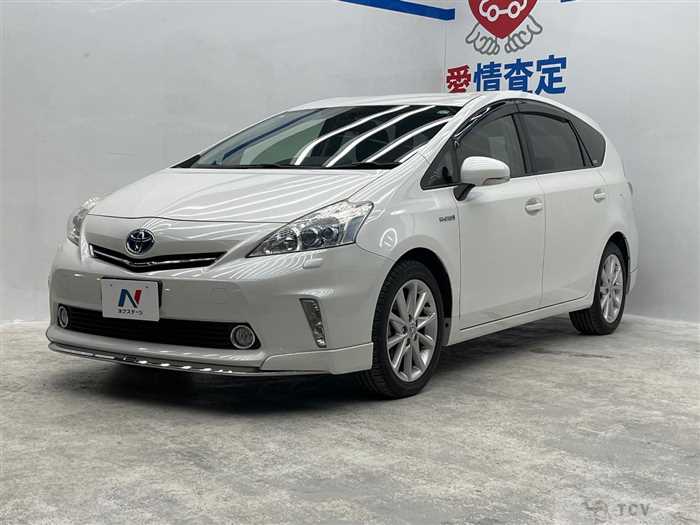 2013 Toyota PRIUS α