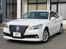 2013 Toyota Crown Hybrid