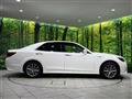 2018 Toyota Crown Hybrid