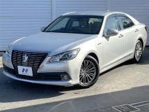 2013 Toyota Crown Hybrid