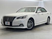 2016 Toyota Crown Hybrid