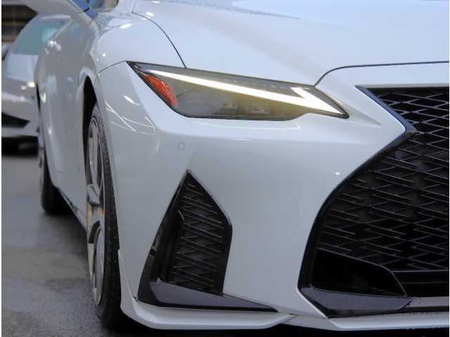 Lexus IS 2022 — миниатюра 11