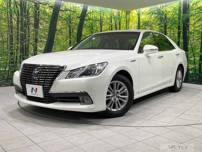 2014 Toyota Crown Hybrid