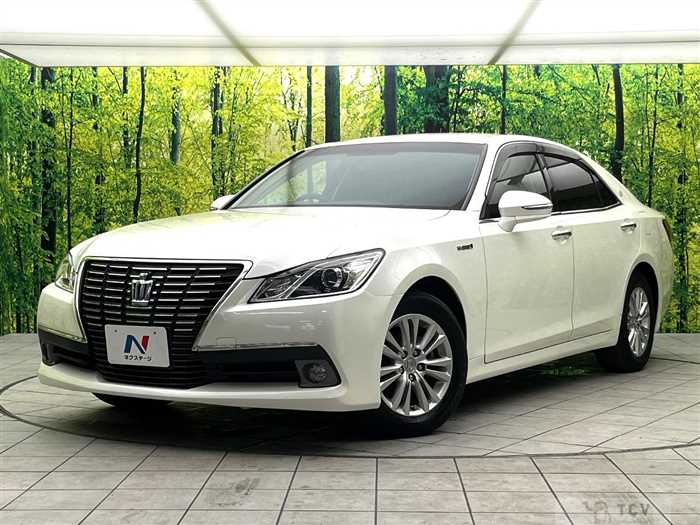 2015 Toyota Crown Hybrid