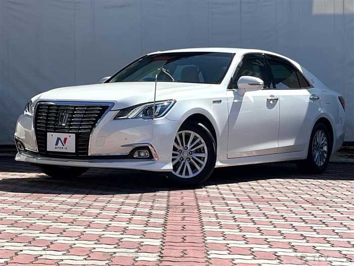 2018 Toyota Crown Hybrid