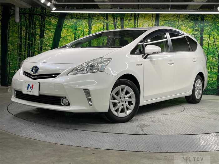 2013 Toyota PRIUS α