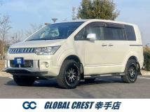 2015 Mitsubishi Delica D5