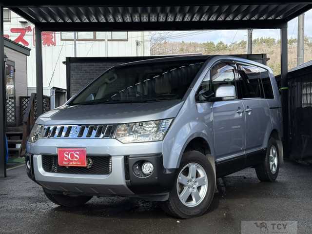 2011 Mitsubishi Delica D5