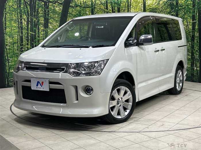 2012 Mitsubishi Delica D5