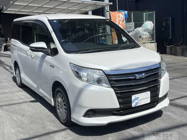 2016 Toyota Noah