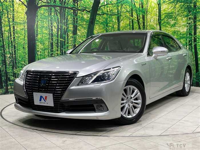 2013 Toyota Crown Hybrid