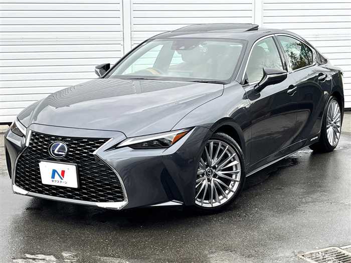 2022 Lexus IS