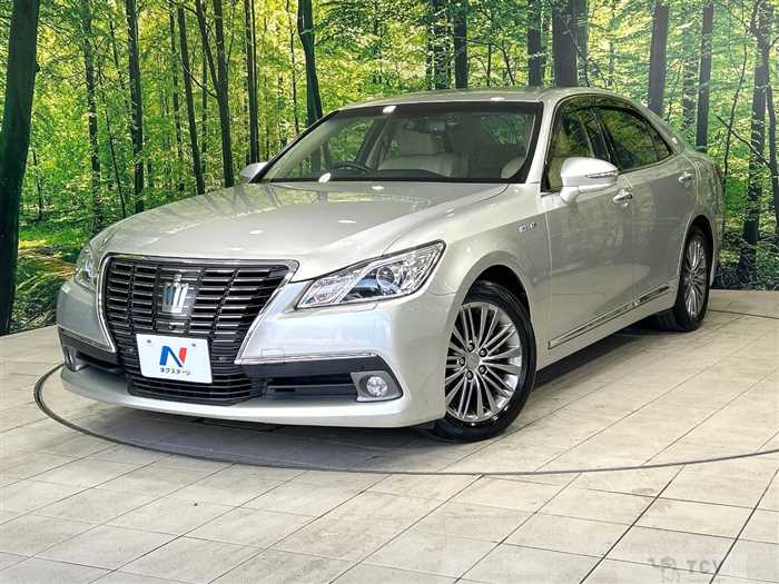 2013 Toyota Crown Hybrid