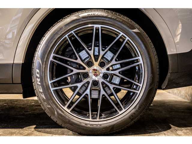 Porsche Cayenne 2025 — фото 10 купить в Москве