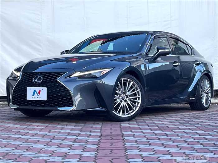 2021 Lexus IS