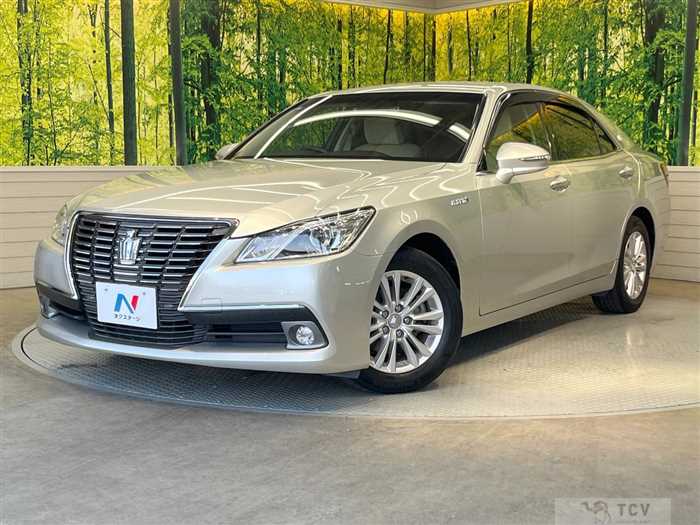 2013 Toyota Crown Hybrid