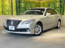 2013 Toyota Crown Hybrid