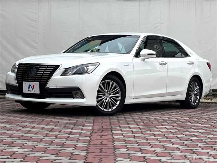 2015 Toyota Crown Hybrid