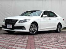 2015 Toyota Crown Hybrid