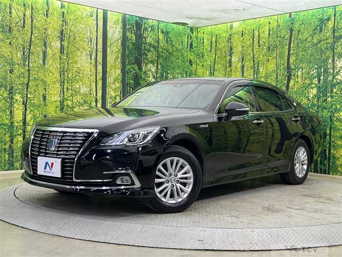 2016 Toyota Crown Hybrid