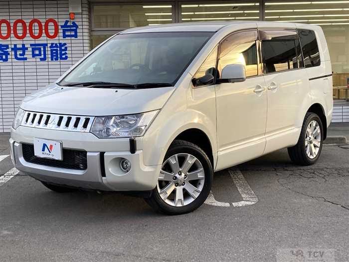 2016 Mitsubishi Delica D5