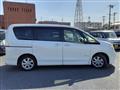 2013 Nissan Serena