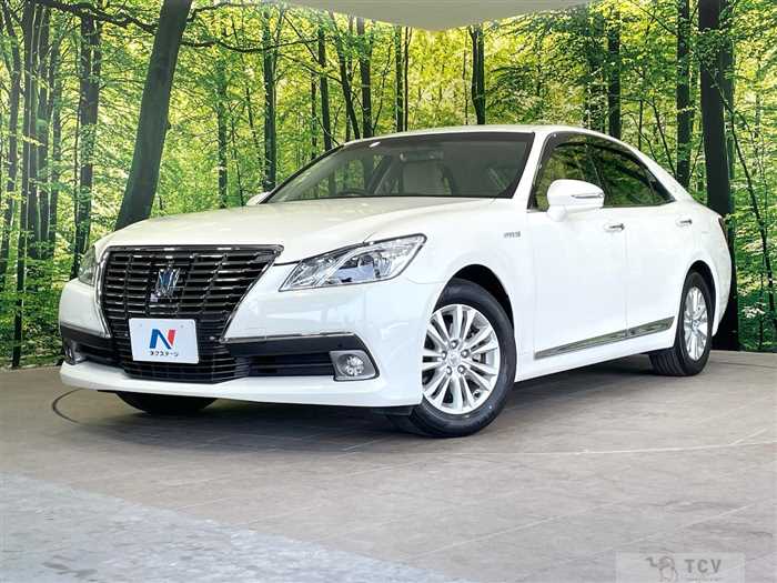 2013 Toyota Crown Hybrid