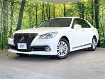 2013 Toyota Crown Hybrid