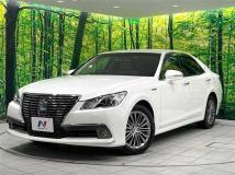 2013 Toyota Crown Hybrid
