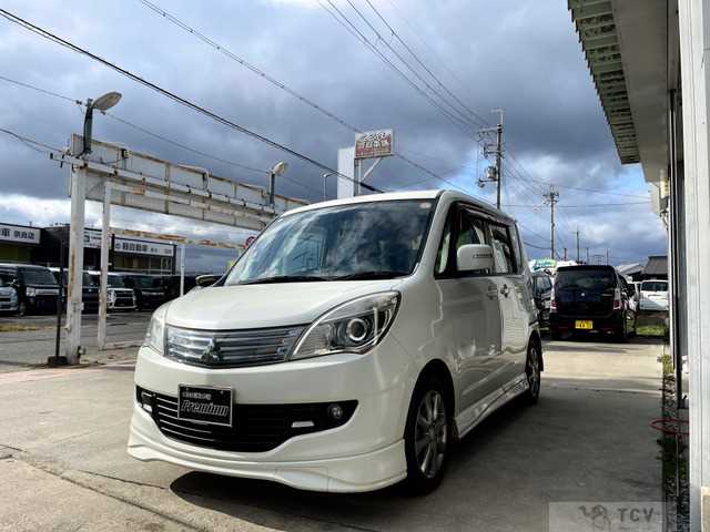 2012 Mitsubishi Delica
