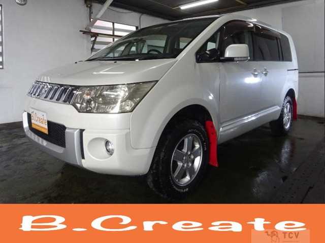 2011 Mitsubishi Delica D5