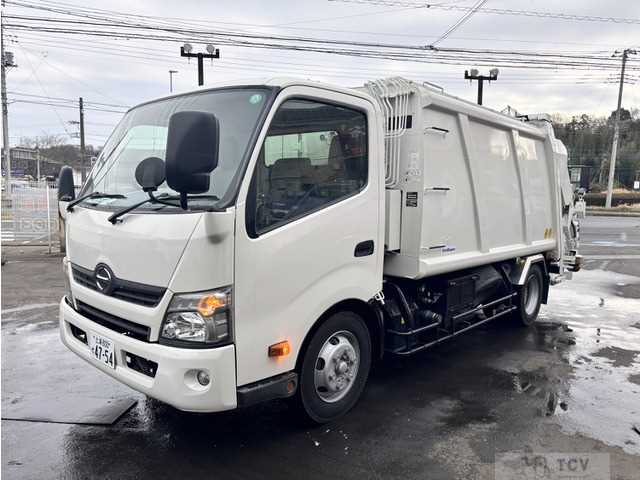 2015 Hino Dutro
