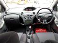 2004 Toyota Vitz