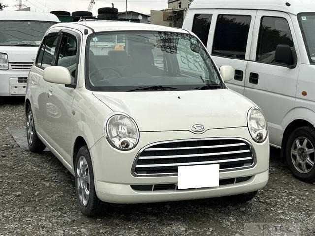 2005 Daihatsu Miragino