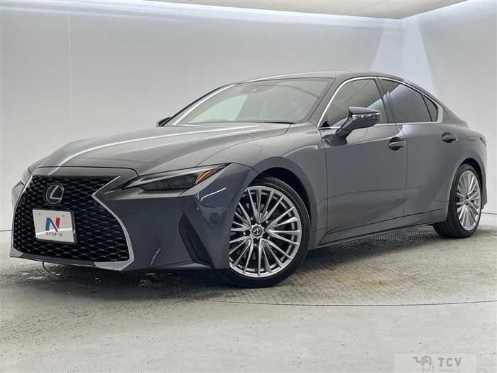2022 Lexus IS