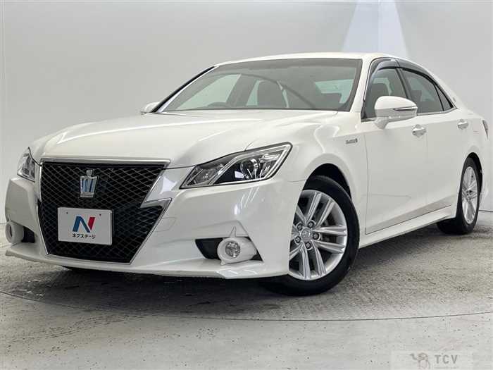 2013 Toyota Crown Hybrid