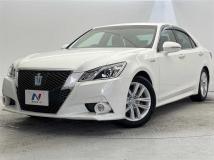 2013 Toyota Crown Hybrid