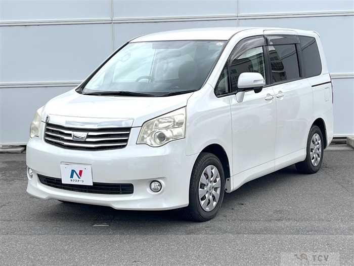 2013 Toyota Noah