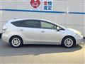 2013 Toyota PRIUS α
