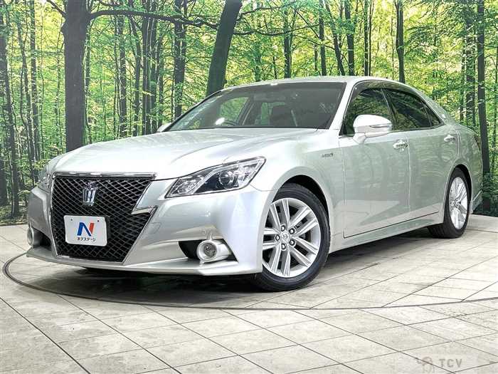 2013 Toyota Crown Hybrid