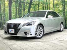 2013 Toyota Crown Hybrid