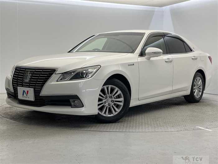2013 Toyota Crown Hybrid