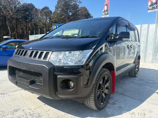 2016 Mitsubishi Delica D5