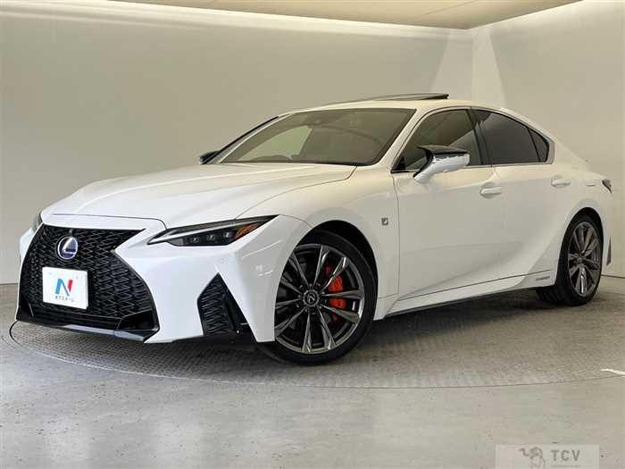 2021 Lexus IS