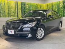 2013 Toyota Crown Hybrid