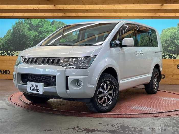 2018 Mitsubishi Delica D5