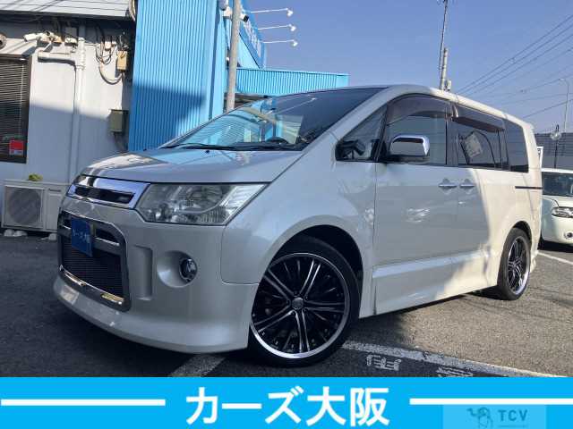 2011 Mitsubishi Delica D5