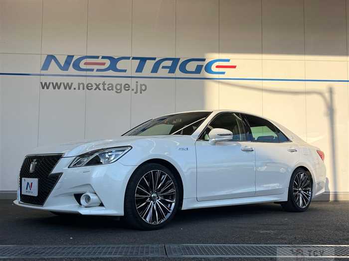 2014 Toyota Crown Hybrid
